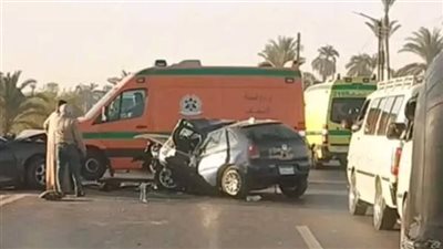 مصرع شخص وإصابة اثنين آخرين في تصادم سيارتين بالعياط