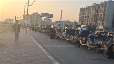 محافظ كفر الشيخ يشيد بشباب بلطيم لتنظيمهم مائدة إفطار جماعي على كورنيش البرلس