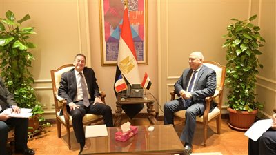 وزير النقل والسفير الفرنسي يناقشان تفاصيل مشروع الستوم 