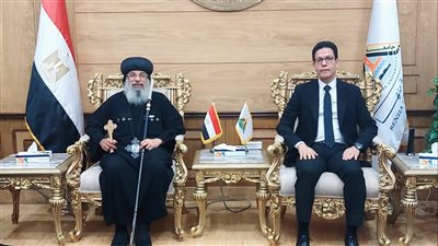 رئيس جامعة بنها يستقبل وفدا من الكنيسة لتقديم التهنئة بعيد الفطر