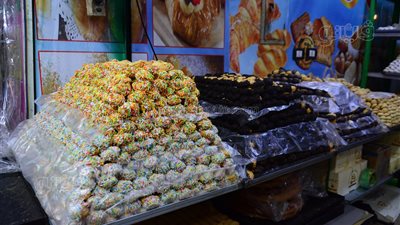 كحك وبسكويت الأفران الشعبية «قبلة الكادحين في العيد».. أسعار الكحك تتراوح بين 130 و150 جنيها.. بسكويت الموز على القمة.. والبيتي فور يبدأ من 115 للكيلو (فيديو وصور)