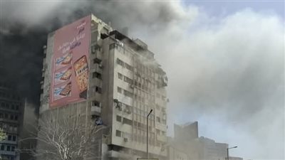 الحماية المدنية تحاول السيطرة على حريق محيط مبنى بريد رمسيس (فيديو)