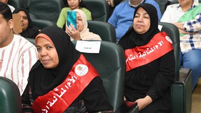 محافظ قنا خلال تكرّيم الأمهات المثاليات: أنتن نماذج مشرّفة تضيء طريق الأجيال (صور)