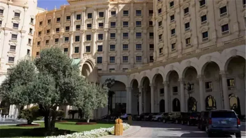 مقر انعقاد القمة،فيتو