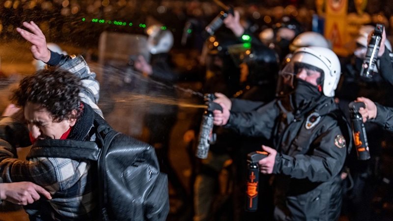 حظر التظاهرات في