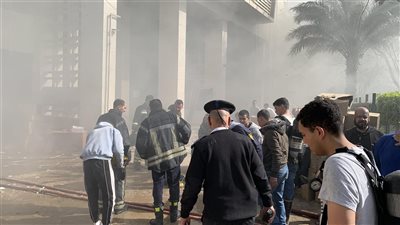 شهود عيان: عقب سيجارة أشعل النيران في مخزن رمسيس