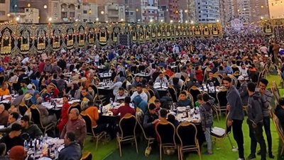 وزير الشباب ومحافظ الغربية يشاركان أهل المحلة الإفطار الجماعي