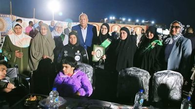أهداهن 6 رحلات عمرة، محافظ الوادي الجديد يشارك بحفل إفطار 