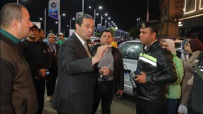 محافظ دمياط يشدد على تنظيم المرور بطريق كورنيش النيل 