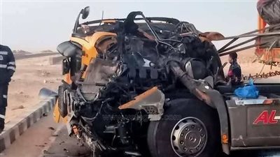 بالأسماء، مصرع شاب وإصابة 3 في تصادم سيارتي نقل بالوادي الجديد 