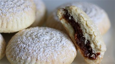 حلوى عيد الفطر، طريقة عمل الكحك بالعجوة 