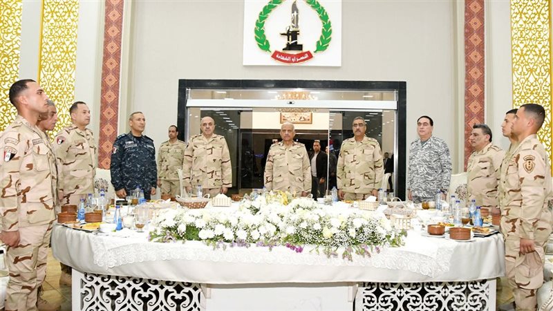 وزير الدفاع يشارك