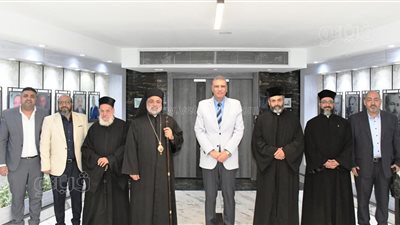 وفد الأقباط الكاثوليك يهنئ محافظ أسوان بمناسبة عيد الفطر المبارك (صور)