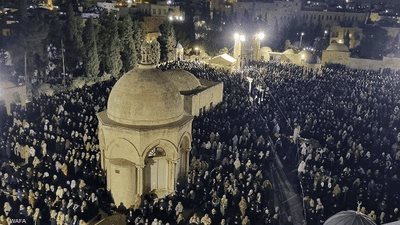 في ليلة القدر، 180 ألف يؤدون صلاة العشاء والتراويح في المسجد الأقصى المبارك