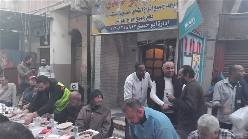 مائدة إفطار جماعى