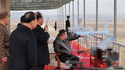 زعيم كوريا الشمالية يشرف على اختبار أحدث المسيرات بتقنيات الذكاء الاصطناعي (صور)