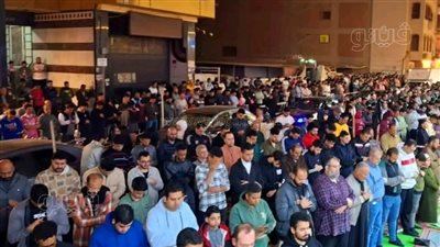 مساجد الشرقية كاملة العدد في ليلة القدر وأدعية مبكية وسحور جماعي (صور)