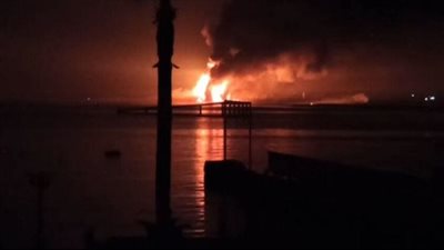 طائرات الاحتلال الإسرائيلي تستهدف محيط الميناء الأبيض ومدينة اللاذقية السورية (فيديو)