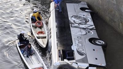 مأساة في تورينو، غرق حافلة سياحية في نهر بو (فيديو)