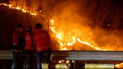 الأضخم في تاريخ البلاد، ارتفاع عدد ضحايا حرائق الغابات بكوريا الجنوبية إلى 26 قتيلًا 