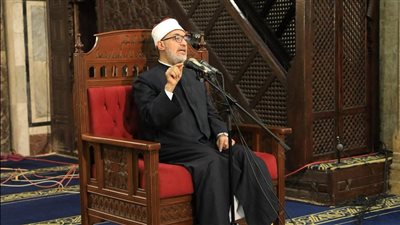 مفتي الجمهورية من الجامع الأزهر: ليلة القدر هدية من الله لعباده