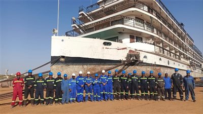 قناة السويس: الشركة البورسعيدية للإنشاءات البحرية تتولى إصلاح الفندق العائم 