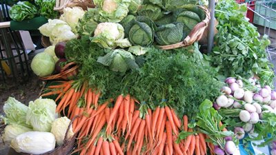  أسعار الخضار، ارتفاع مقلق في 5 أصناف منها الطماطم والبصل قبل العيد 