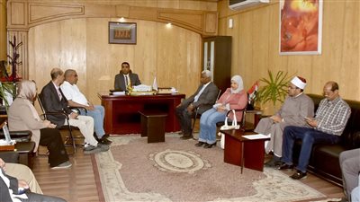 نائب محافظ الأقصر يشهد اجتماع مبادرة ظواهر التنسيقي لمواجهة الإدمان (صور)