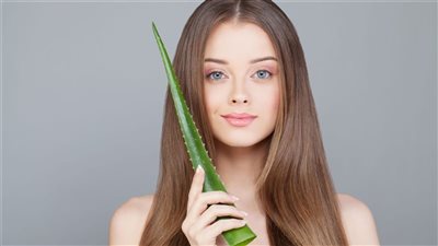 طرق استخدام جل الصبار الطبيعي على الشعر 