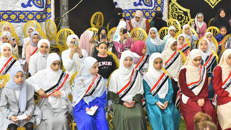 محافظ أسيوط يكرم