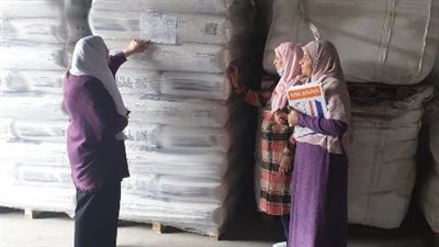 ضبط 15 طن مواد خام لتصنيع البويات مجهولة المصدر بالشرقية 