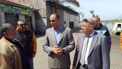 رفع الإشغالات وترقيم مركبات التوك توك بطريق سد الهاويس بدمياط