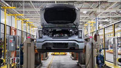 بعد رسوم ترامب، توقعات بانخفاض مبيعات السيارات بأمريكا إلى 700 ألف سيارة في 2025