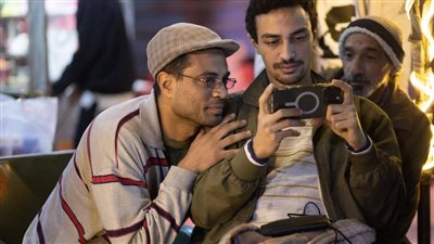 تامر مرسي يحتفل مع أبطال وصناع 