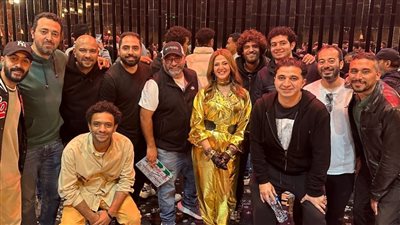 دنيا سمير غانم تحتفل بانتهاء تصوير عايشة الدور (صور)