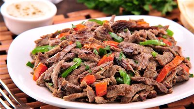 طريقة عمل شاورما اللحم، لتغيير روتين الإفطار فى رمضان 