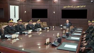 وزير الداخلية يراجع مع مساعديه خطة تأمين احتفالات عيد الفطر