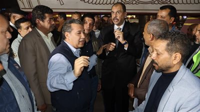 محافظ سوهاج يتابع أعمال إضفاء الهوية البصرية بميدان الثقافة