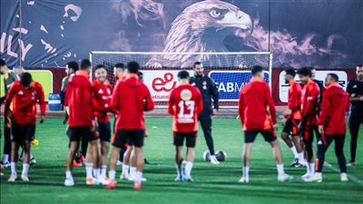 12 صورة ترصد الحماس والتركيز في مران الأهلي استعدادا للهلال في دوري الأبطال