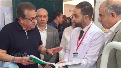 وزير الصحة ومحافظ المنيا يتفقدان نقطة الإسعاف السريع بمغاغة
