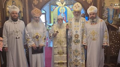 الأنبا بسادة يمنح درجة القمص لأحد كهنة إيبارشية أخميم