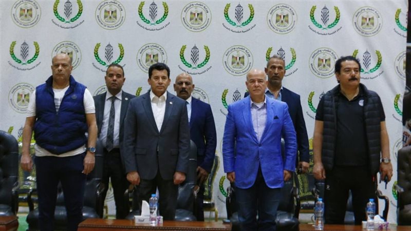 وزير الرياضة يكرم