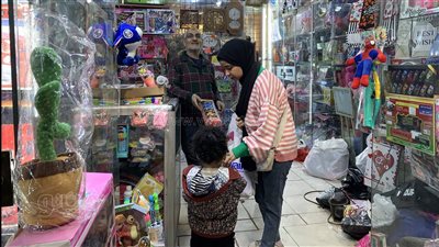 المسدسات وإسبري الثلج للأبرز، ألعاب تسرق قلوب الأطفال في العيد، الأسعار تبدأ من 75الى ٥٠٠ جنيه للمسدس (صور)