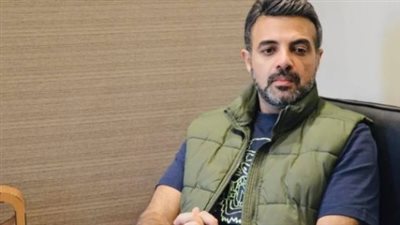 بصور من الطفولة، عمرو محمود ياسين يحيي الذكرى الخامسة لرحيل والده 