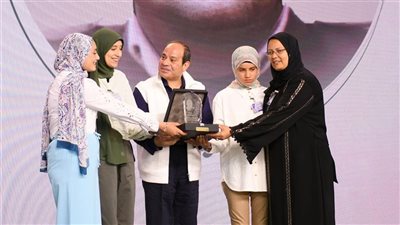  أداء الصلاة وتكريم أبناء الشهداء الأبرز، يوميات السيسي في عيد الفطر 