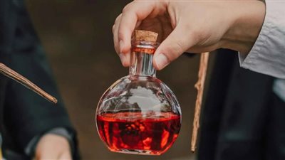 جريمة استمرت لأشهر، امرأة تسمم زميلتها في العمل