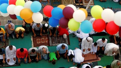 ما حكم صلاة العيد؟ وما حكمة عيد الفطر ومعناه؟