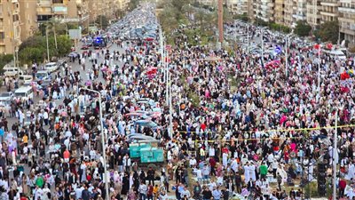 ساحة مسجد الصديق بمصر الجديدة كاملة العدد لأداء صلاة عيد الفطر 2025 (صور)