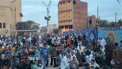 توافد المصلين على ساحات صلاة العيد بواحات الوادي الجديد (فيديو وصور)