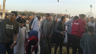 البلد كلها بتصلي على كورنيش النيل بطنطا، شاهد فرحة أهالي الغربية بعيد الفطر (بث مباشر)